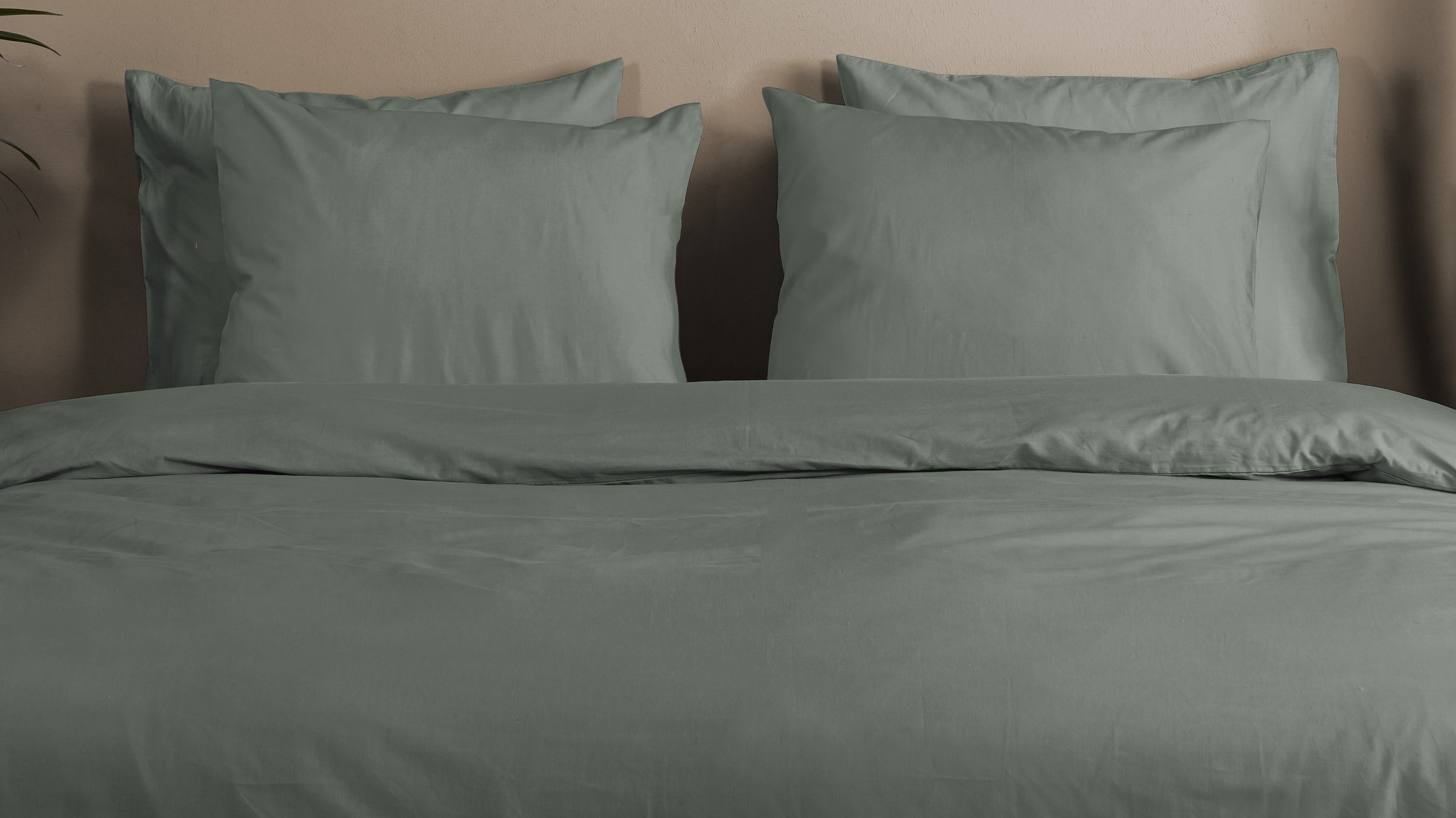 Dekbedovertrek Hip Katoensatijn Uni - Green close up