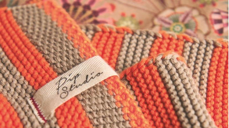 Plaid Pip Studio Bonsoir Stripe Throw - Orange detail
