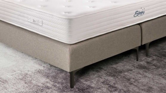 Boxspringset Sleepy Celestial Superior met stoffen hoofdbord en comfortabele pocketveringmatras